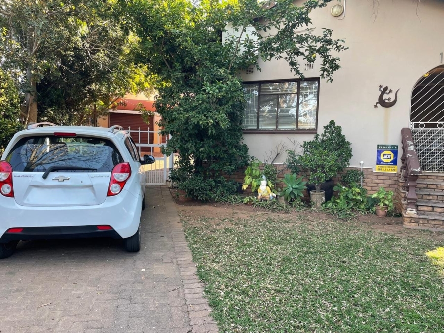 4 Bedroom Property for Sale in Geelhoutpark North West
